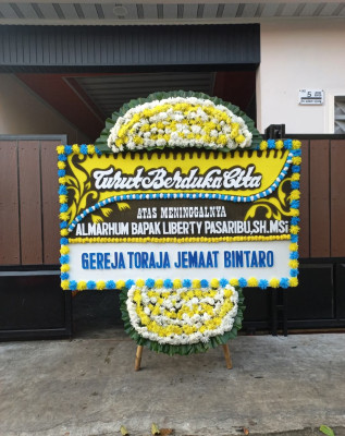 Papan Bunga Duka di Huta Padang